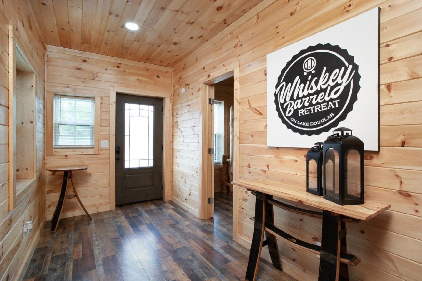 セバービル Whiskey Barrel W Hot Tub Arcade Game Fire Pitヴィラ エクステリア 写真