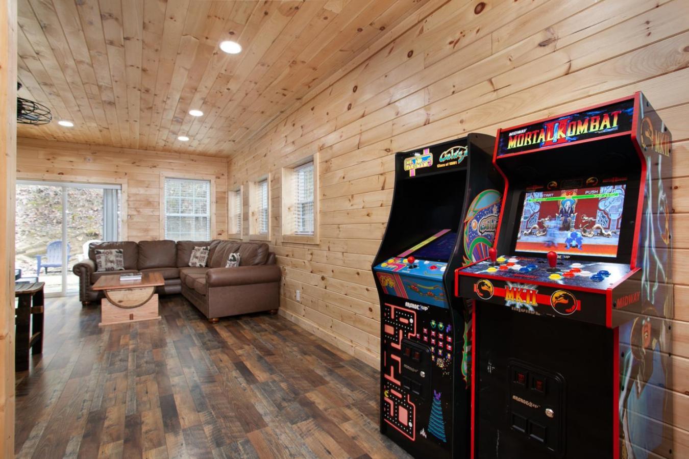 セバービル Whiskey Barrel W Hot Tub Arcade Game Fire Pitヴィラ エクステリア 写真